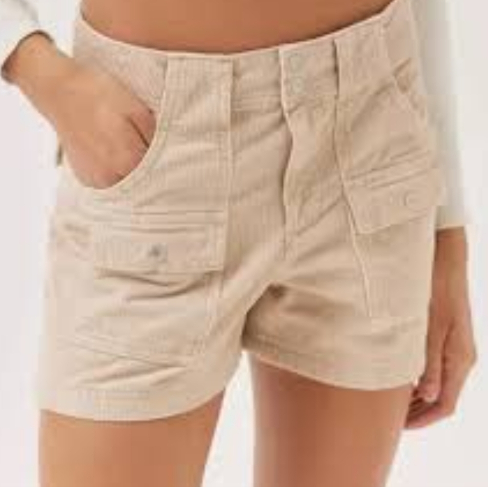 Urban Outfitters BDG Zoey Low-rise Corduroy Cargo Short in Ivory Size 4 NWT